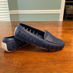 Floafers Navy Blue Slip-On Loafers size 5 big kid